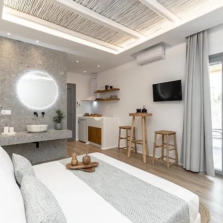 Naxos Anamnisi 4* Πλάκα